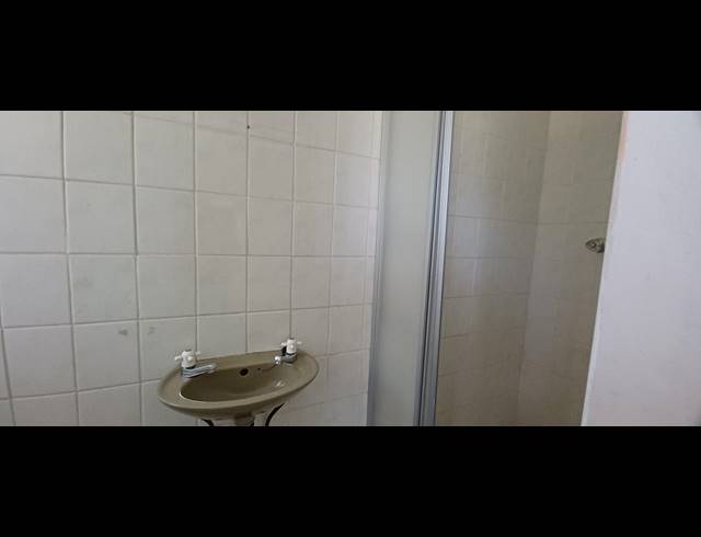 5 BEDROOM FREEHOLD FOR SALE IN DAL FOUCHE